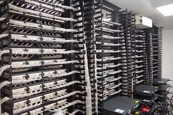 网络工程机房机柜内部理线与安装设计规范